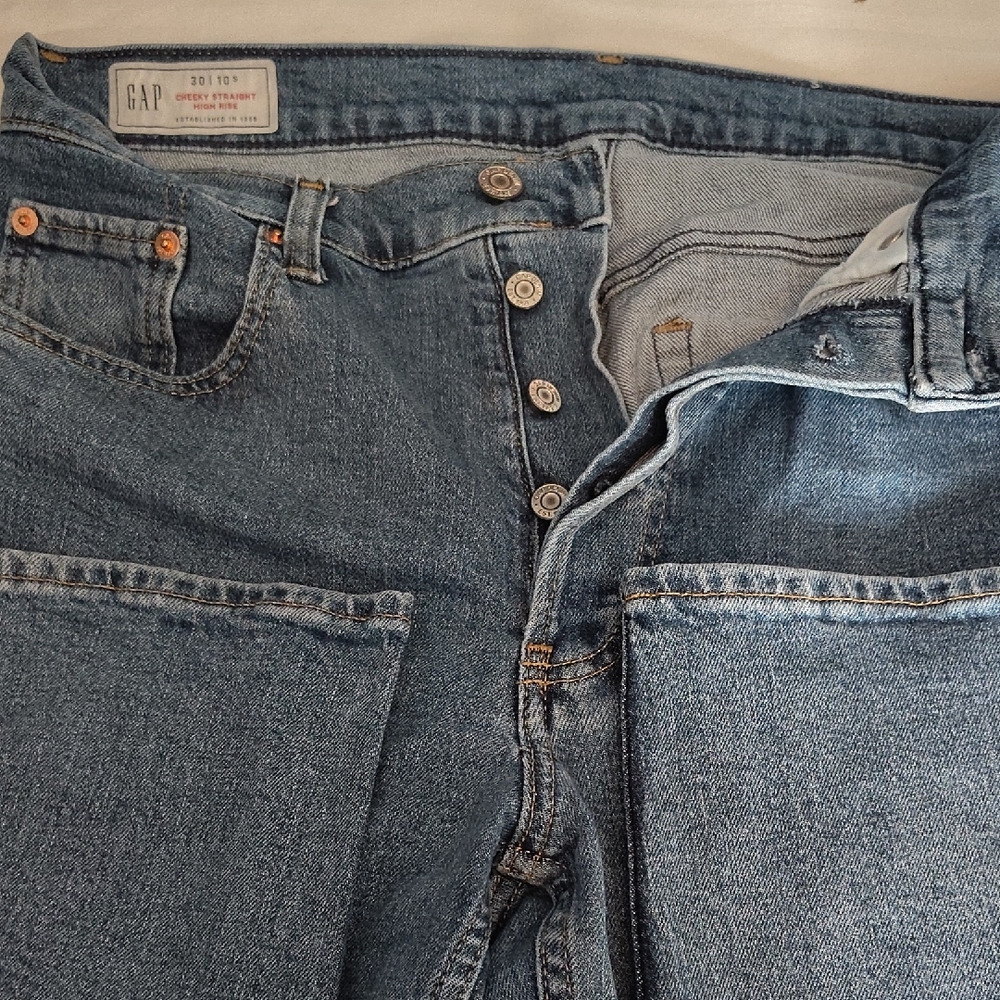 GAP Women's Cheeky Straight High Rise